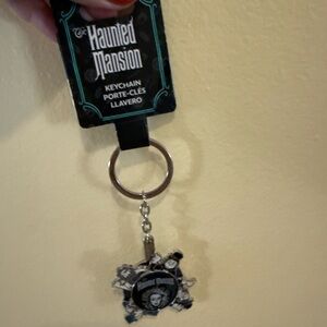 Disney Parks Keychain 2025 Haunted Mansion Madame Leota Hitchhiking Ghosts NEW